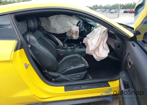 2016 Ford Shelby Gt350 z USA, uszkodzony, nr VIN 1FA6P8JZ2G5522245